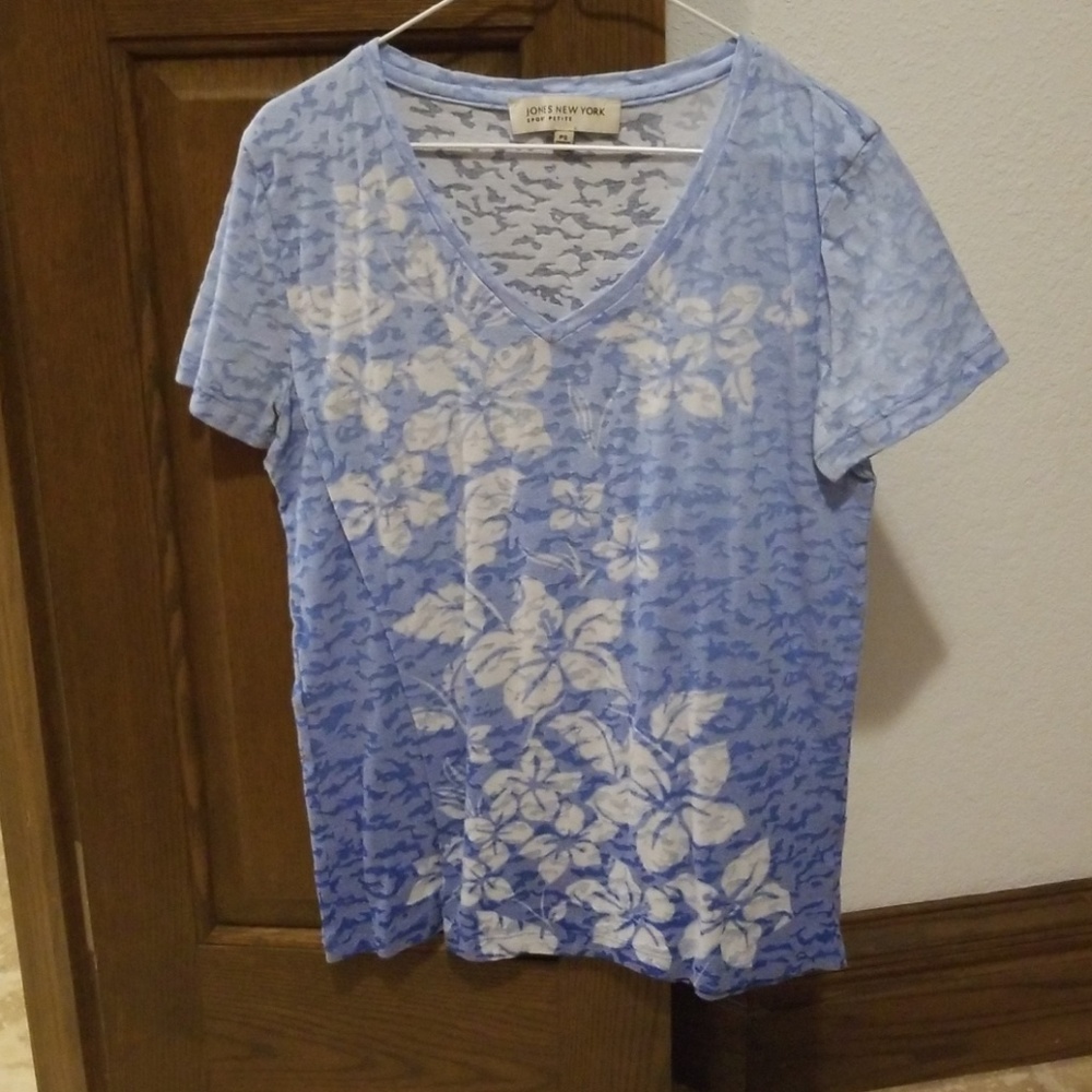 Light blue floral cutout t-shirt